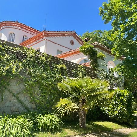 Espectacular Casa Chateau En El Centro De Olot Exterior photo