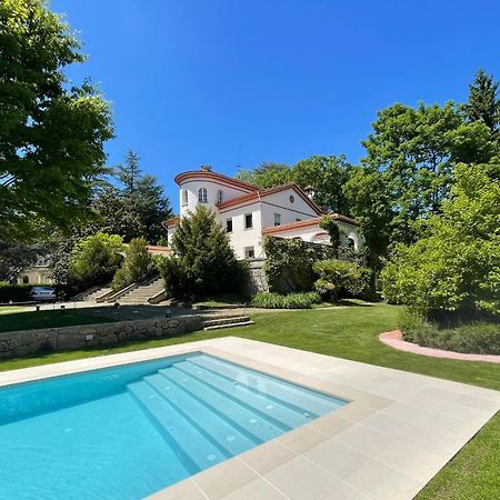 Espectacular Casa Chateau En El Centro De Olot Exterior photo