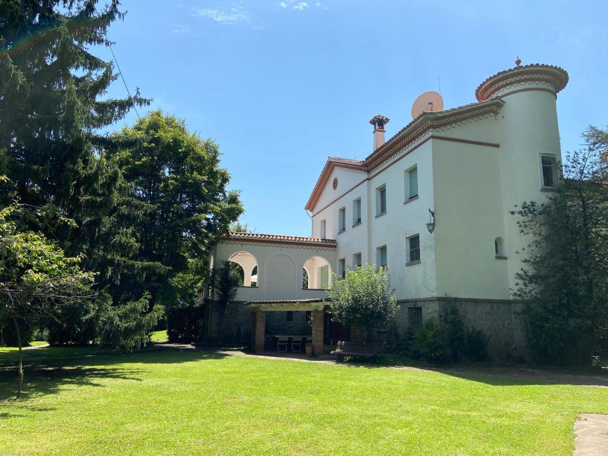 Espectacular Casa Chateau En El Centro De Olot Exterior photo
